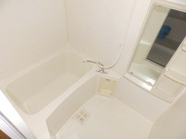 バス／シャワールーム等(同型参考写真)