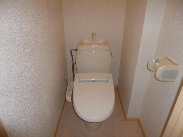 トイレ(同型参考写真)