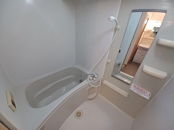 バス／シャワールーム等(同型参考写真)
