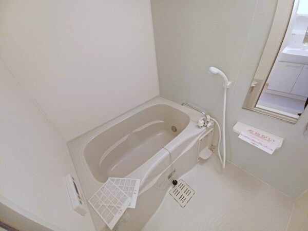 バス／シャワールーム等(同物件反転タイプの画像です)