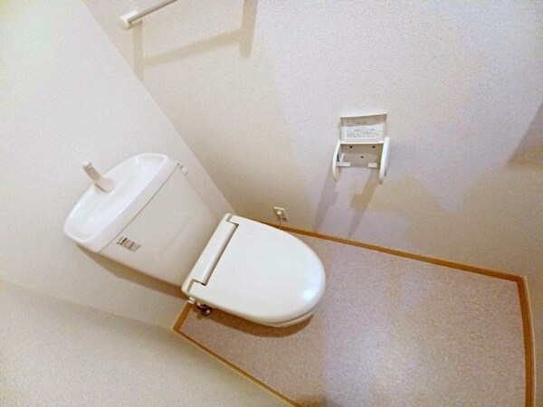 トイレ(同物件反転タイプの画像です)