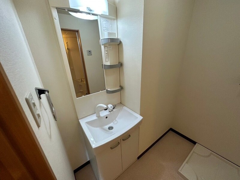 物件内観写真8　(同物件別部屋のお写真です。)