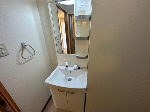 洗面所(同物件別部屋のお写真です。)