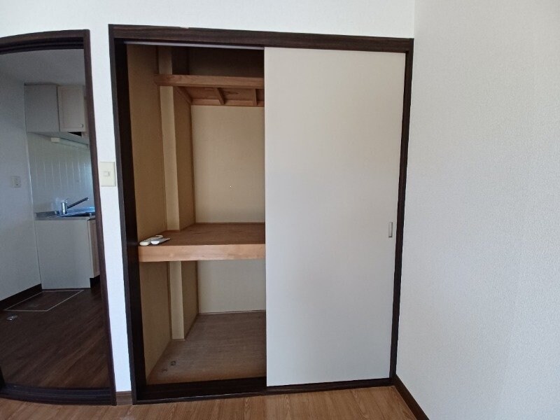 物件内観写真11　(別部屋反転参考写真)