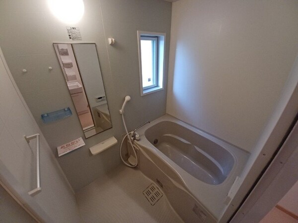 バス／シャワールーム等(同型参考写真)
