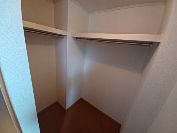 収納(同型参考写真)