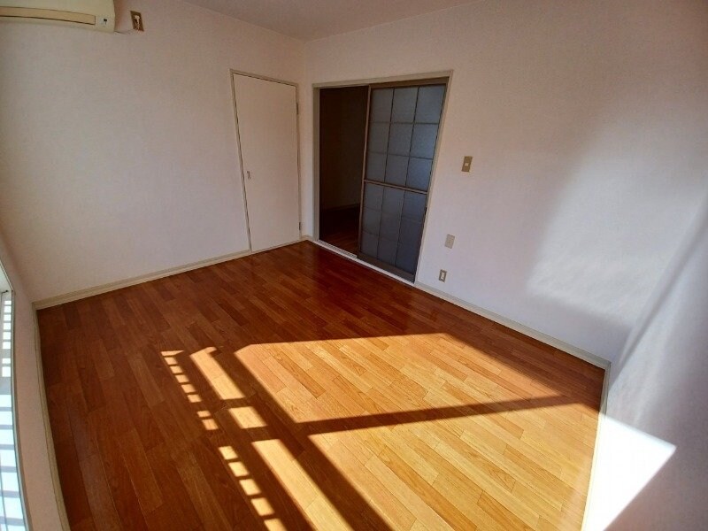 物件内観写真6　(別部屋反転写真です)