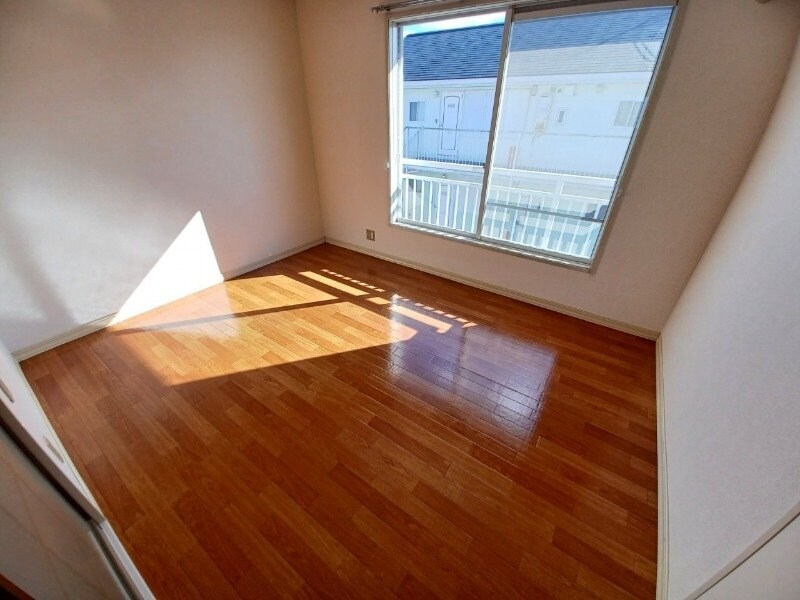 物件内観写真8　(別部屋反転写真です)