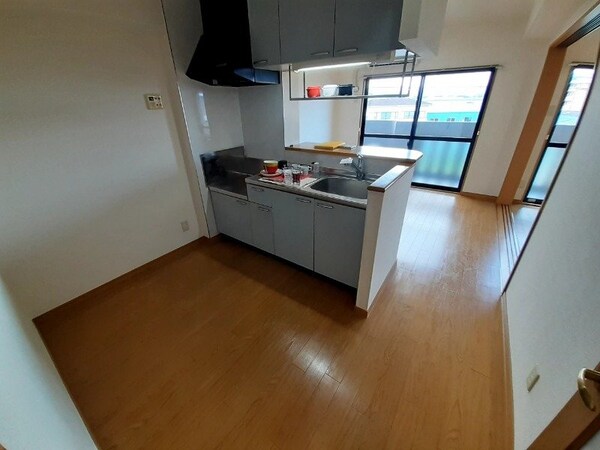 居室・リビング(同物件別部屋写真)