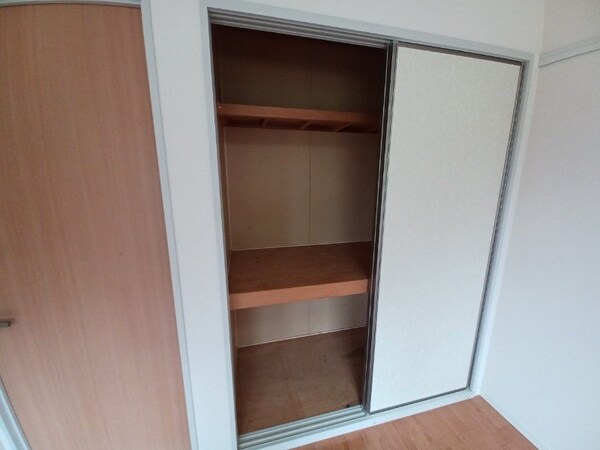収納(同型参考写真)