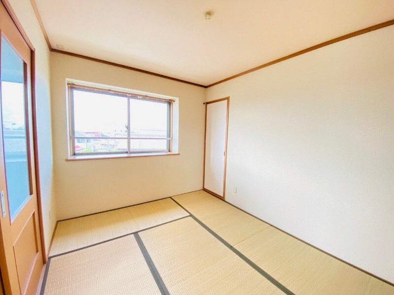 物件内観写真11　(同型別室のお写真です)