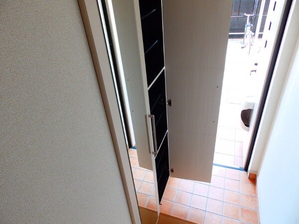 収納(同型タイプのお写真です。)