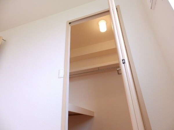 収納(同型タイプの画像です)