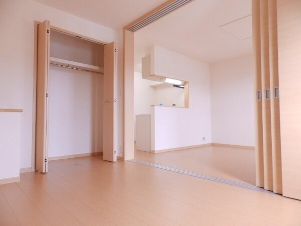 収納(同型タイプの画像です)