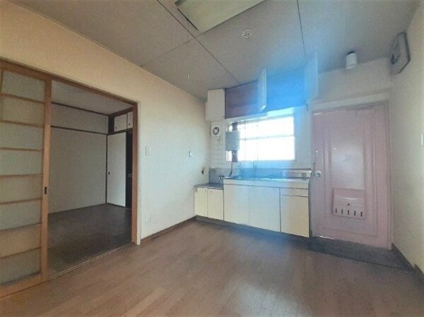 キッチン(同物件別部屋参考写真です。)