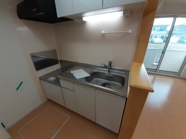 キッチン(同型参考写真)