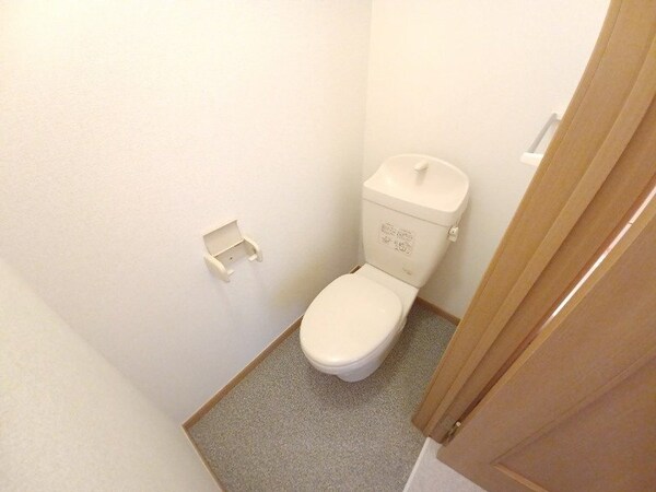 トイレ(同型タイプのお写真です。)