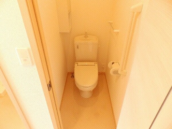 トイレ(同建物の別部屋反転写真です)