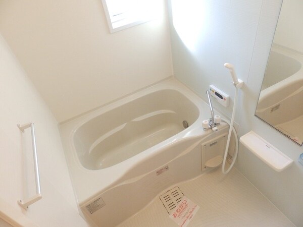 バス／シャワールーム等(同型参考写真)