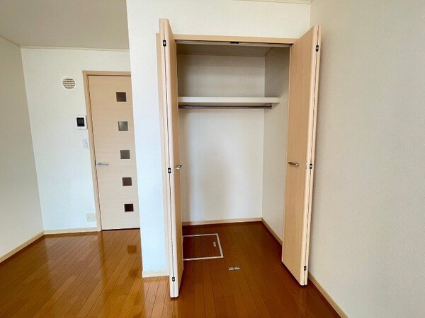 収納(同型参考写真)