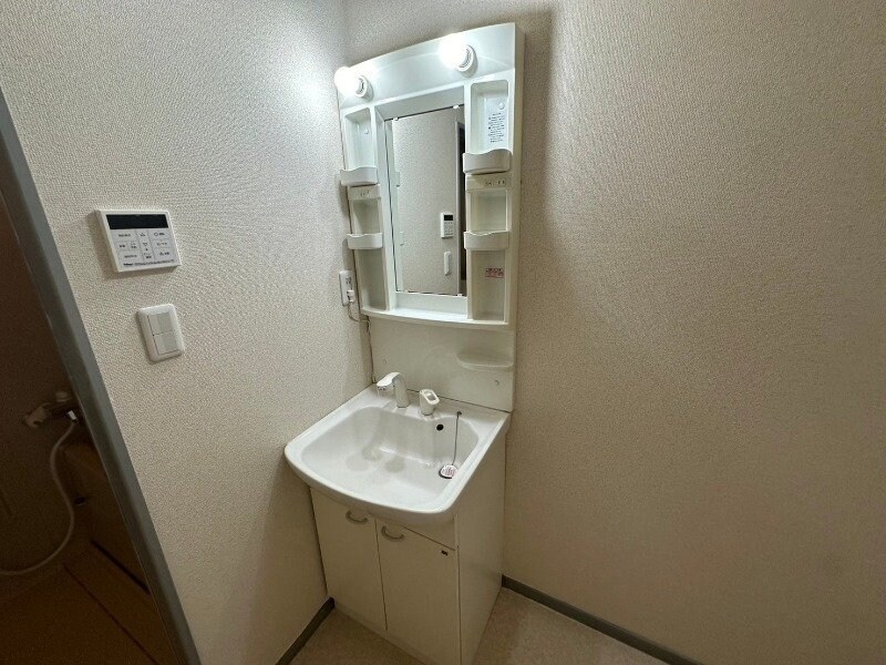 物件内観写真8　(同型反転タイプのお写真です)