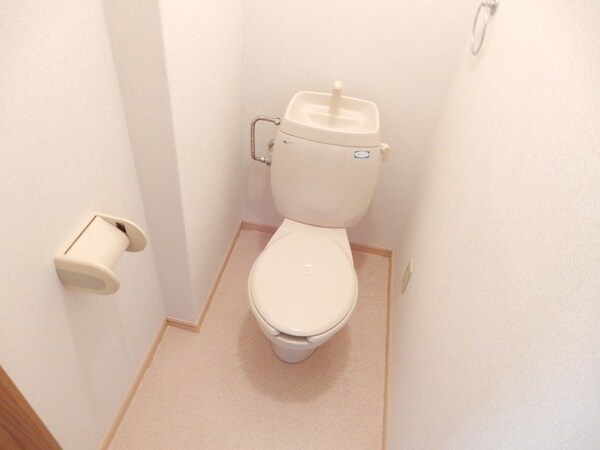 トイレ(同型タイプの写真です。)