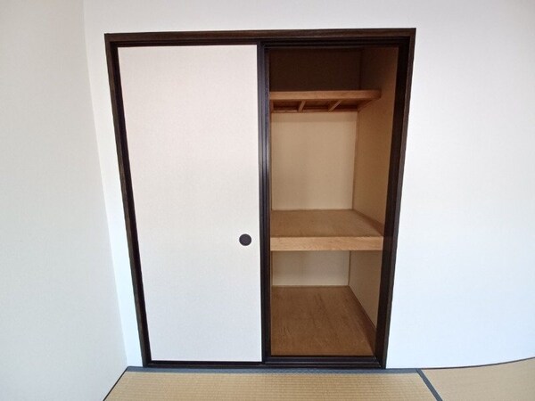 収納(同物件別部屋のお写真です。)