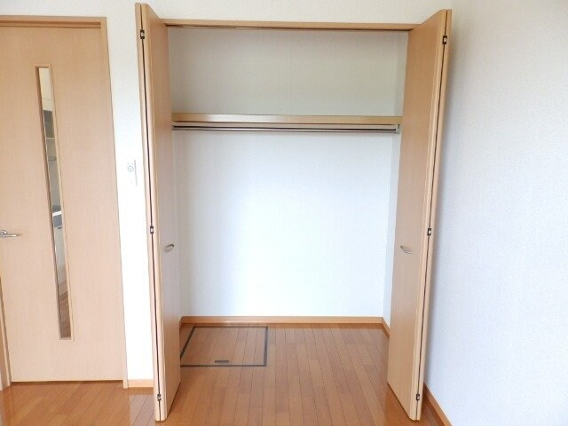 物件内観写真12　(別部屋同型タイプ写真です。)