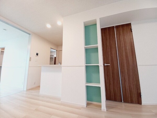 収納(別部屋同型タイプ写真です。)