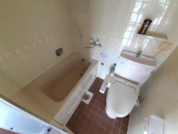 バス／シャワールーム等(同型参考写真)