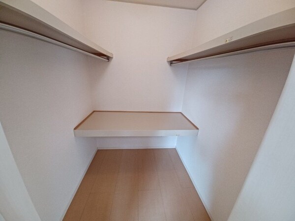 収納(同物件別部屋のお写真です。)