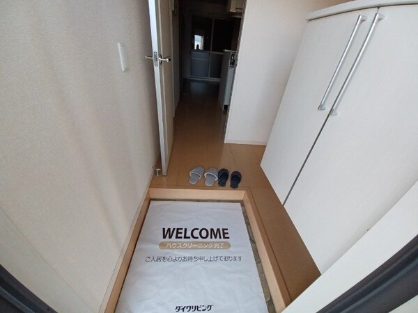 玄関(同物件別部屋のお写真です。)