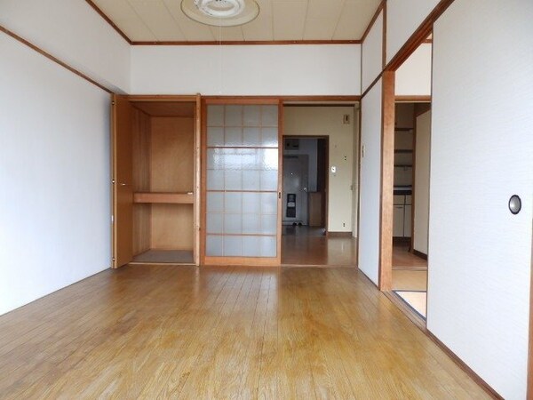 居室・リビング(別部屋参考写真です)