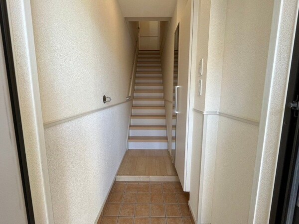 玄関(反転タイプ参考写真)