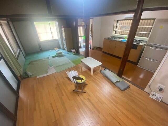 物件内観写真3　(リフォーム前)