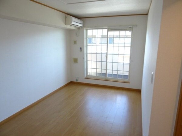 居室・リビング(同型参考写真)