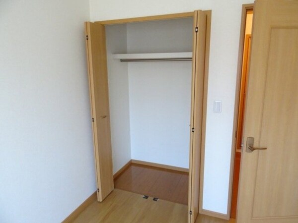 収納(同型参考写真)
