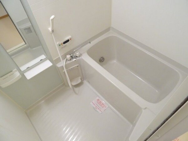 バス／シャワールーム等(同型参考写真)
