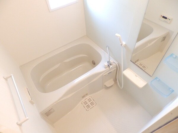 バス／シャワールーム等(同型参考写真)
