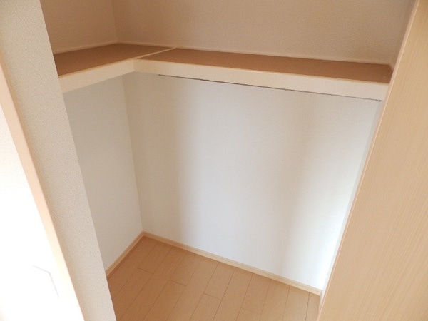 収納(同型参考写真)