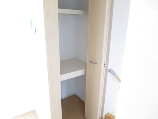 収納(同型参考写真)