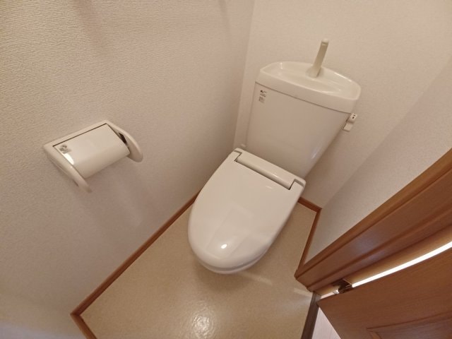 トイレ(同物件別部屋参考写真です。)