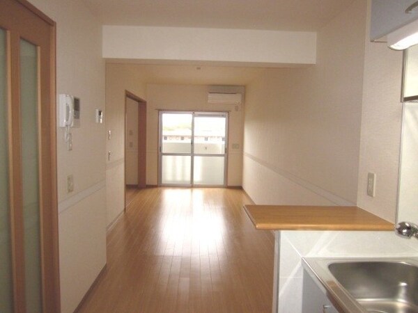 居室・リビング(同型参考写真)