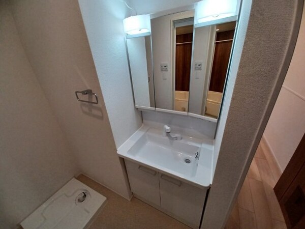 洗面所(同タイプのお部屋の参考写真です。)