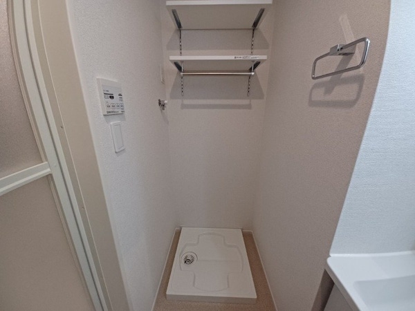 その他設備(同型、反転タイプの部屋写真です)