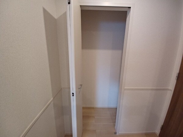 収納(同タイプの部屋写真です)