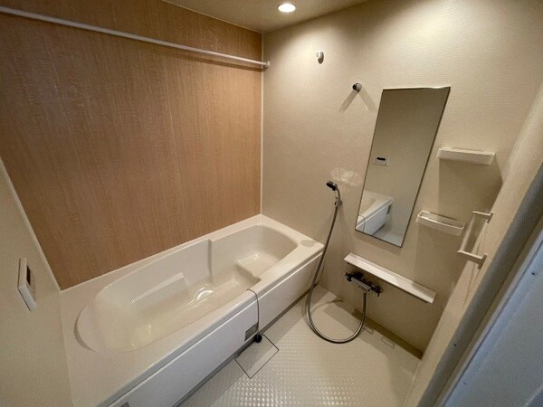 バス／シャワールーム等(同型参考写真)