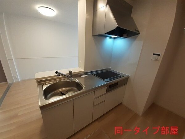 キッチン(同型参考写真)