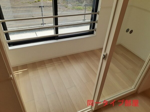 バルコニー(同型参考写真)