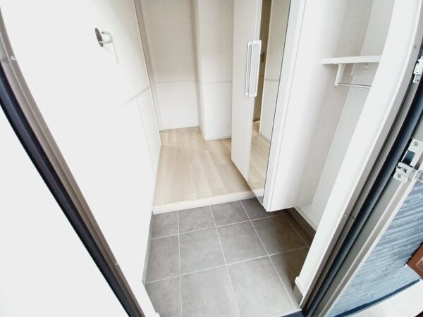 玄関(同タイプの部屋写真です。)